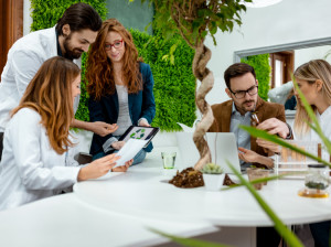 Skontaktuj się <span class="secondary">z nami</span>